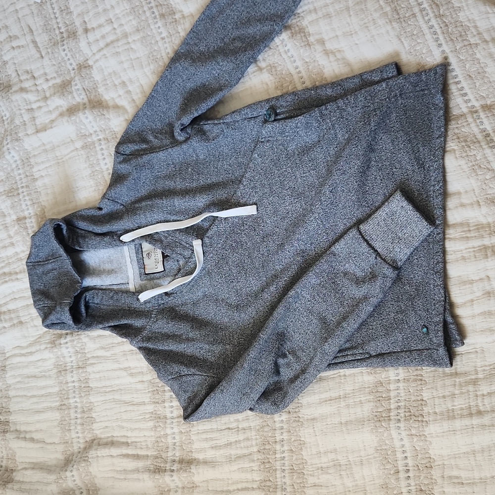 Legendary Whitetails wrap sweatshirt size S/M